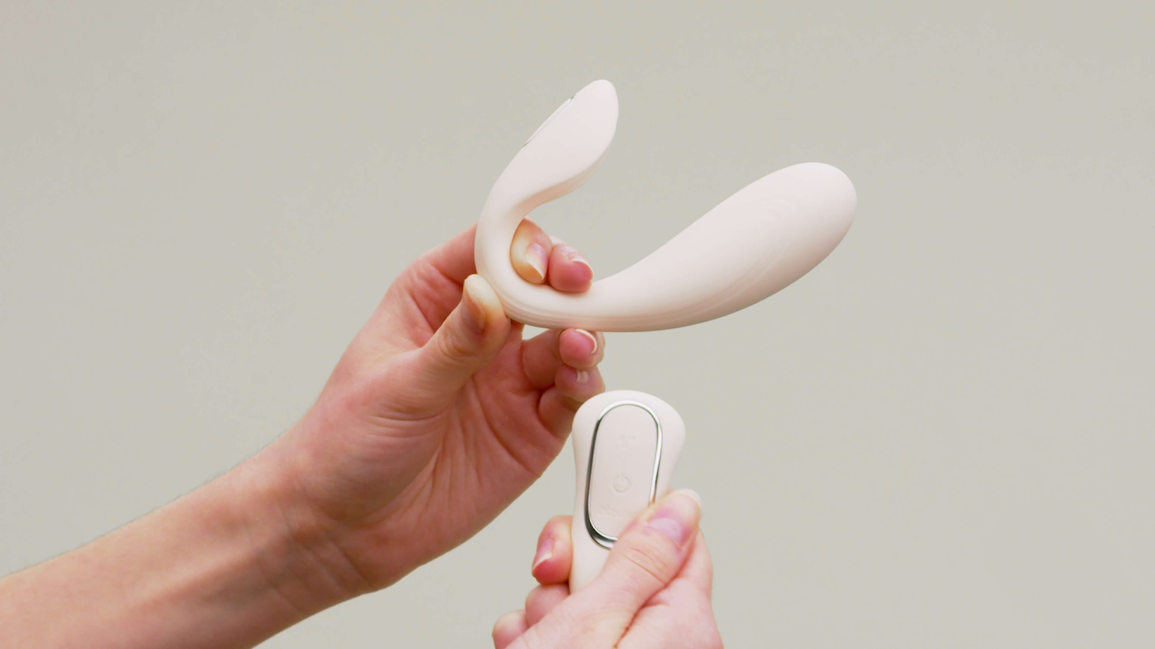 Link - Couples Wearable Vibrator + Remote