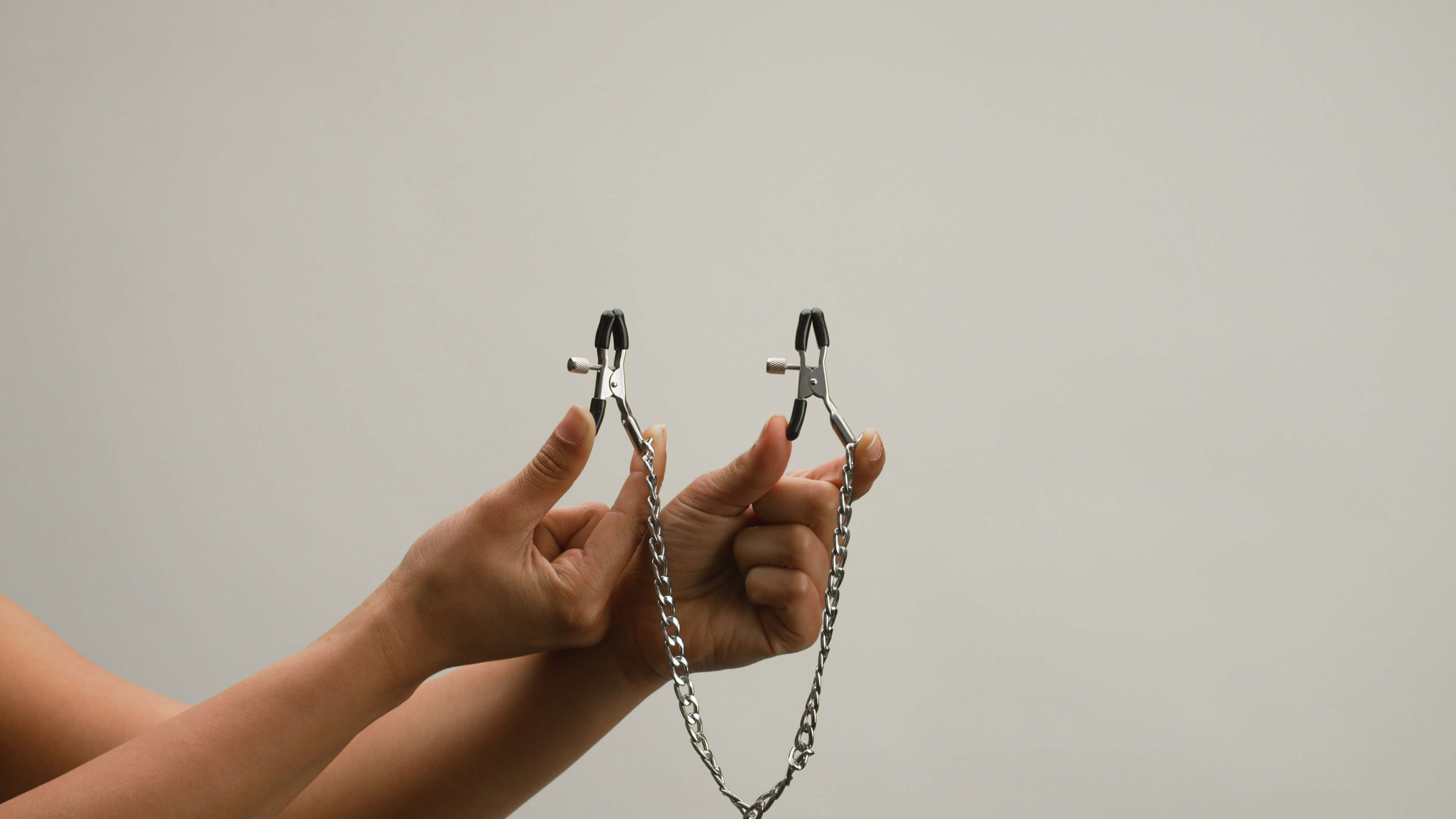 2pc Nipple Clips with Chain