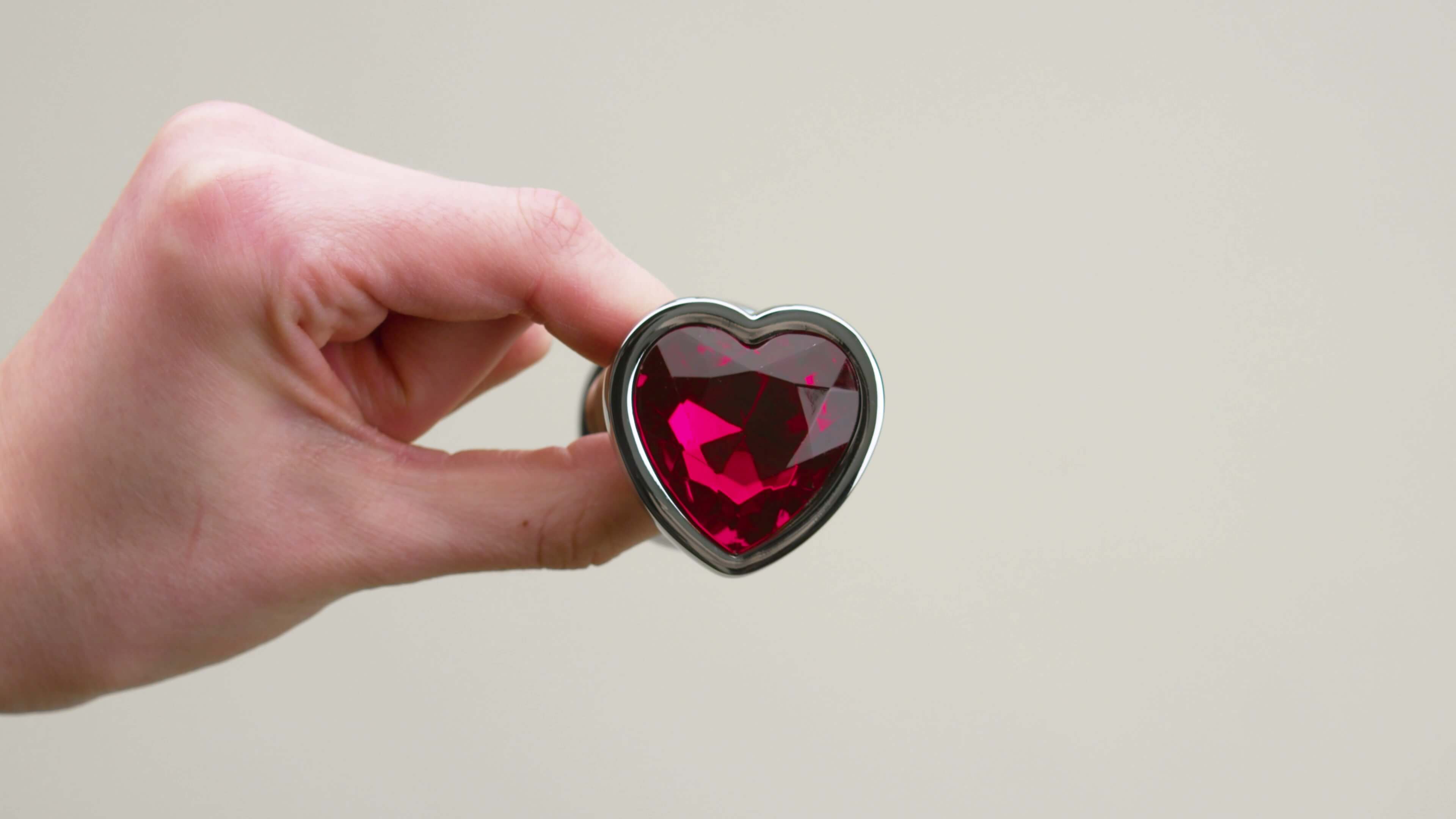 3.5" Ruby Heart Butt Plug - Medium